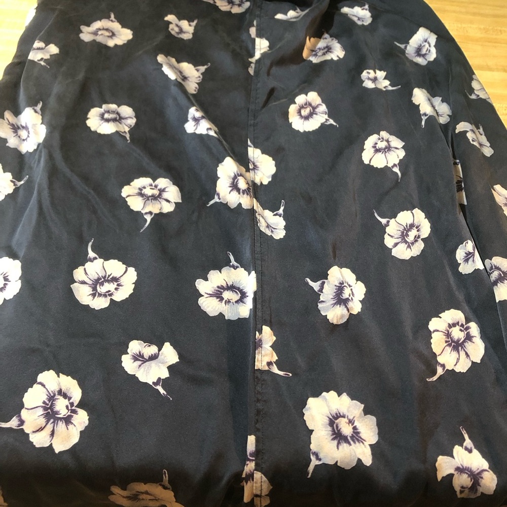 The limited 100% silk skirt, vintage long size 12